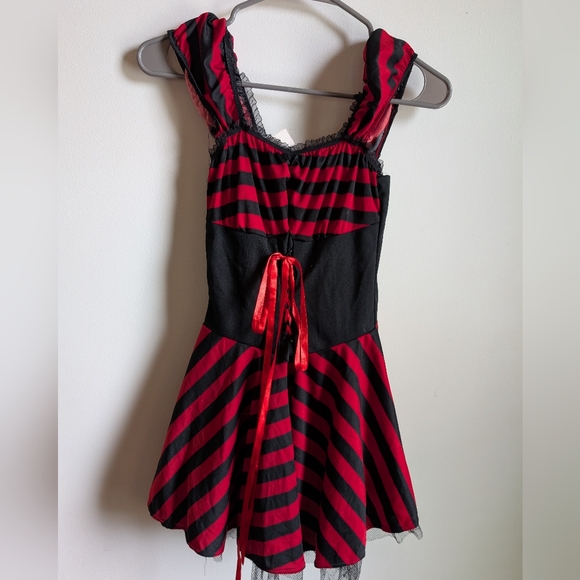 Red and Black Striped Teen Costume Dress Size 3/5. Includes Hat! - Picture 1 of 7